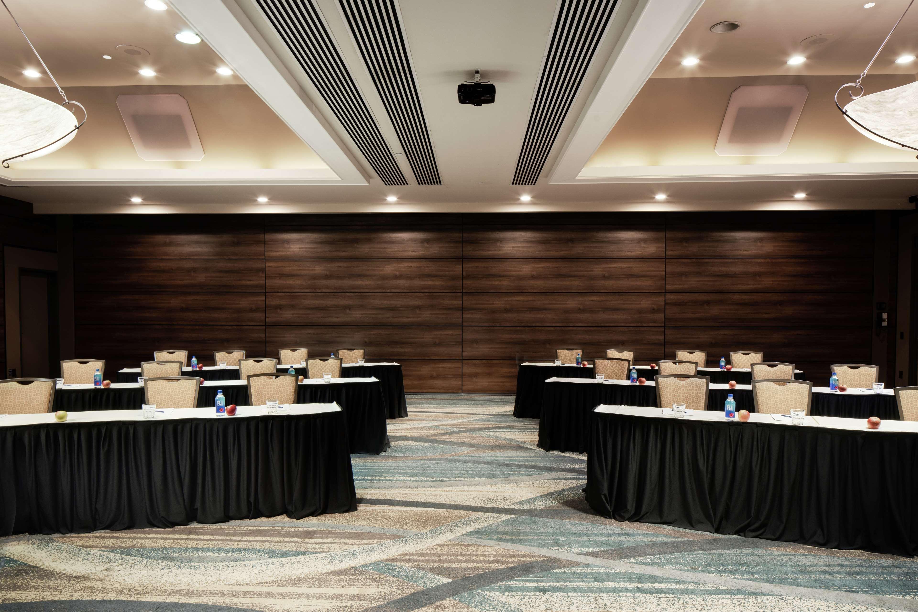 Готель Doubletree By Hilton Monrovia - Pasadena Area Екстер'єр фото