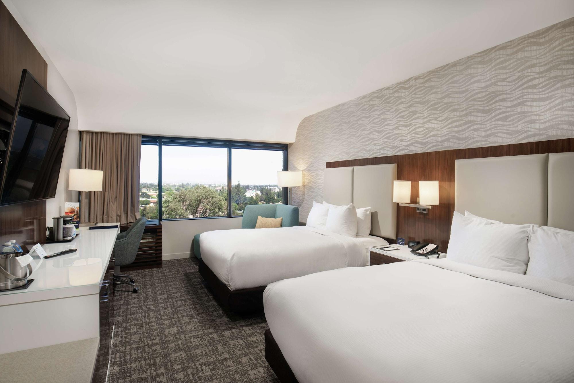Готель Doubletree By Hilton Monrovia - Pasadena Area Екстер'єр фото