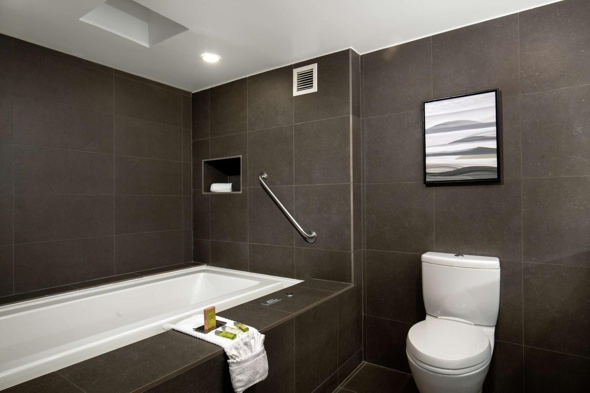 Готель Doubletree By Hilton Monrovia - Pasadena Area Екстер'єр фото